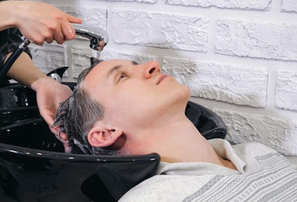 Get The Best Facial Services And Facial By A Best Men's Hair Stylist - Best Barbershop