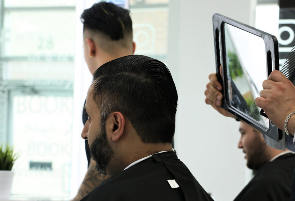 Hire a Men Zone Barbershop to Get a Trendy Hair Style at Best Price
