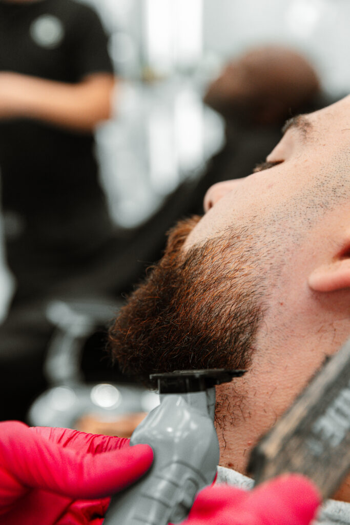 How Elite Barbers Create the Look of a Sharper Jawline Without Touching Your Beard